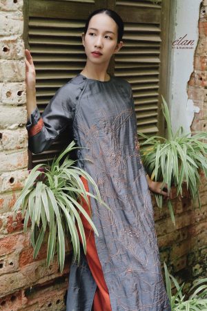 Áo dài thêu đột tay