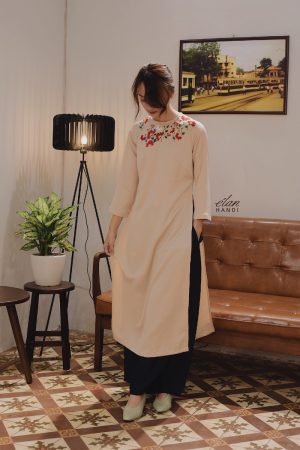 Áo dài thêu tay