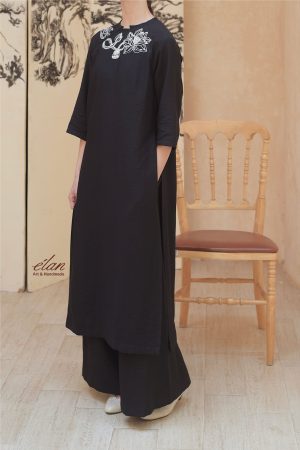 Áo dài thêu tay hoa sen