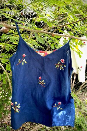 Áo 2 dây thêu tay nụ hồng - Linen tưng pre - Xanh Coban