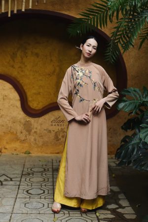 Áo dài thêu tay hoa mai cách điệu