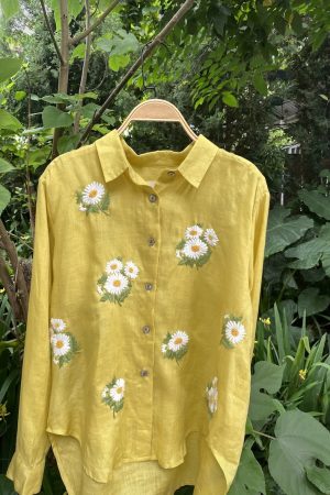 Áo sơ mi thêu tay cụm hoa cúc rơi