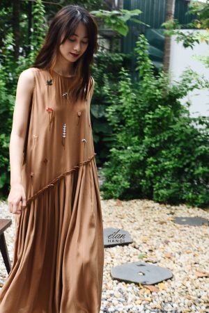 Váy babydoll dáng dài thêu